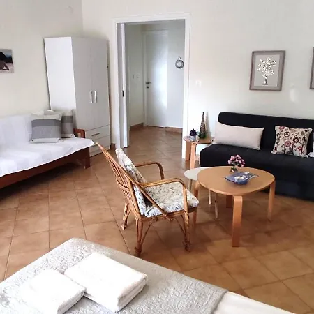 Appartamento Geoponika 1-2 *