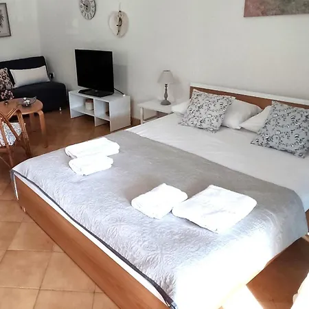 Geoponika 1-2 Apartament *