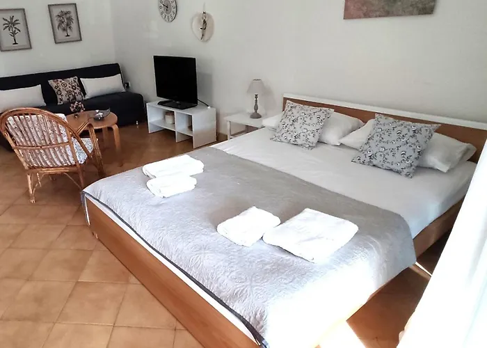 Geoponika 1-2 Apartment *